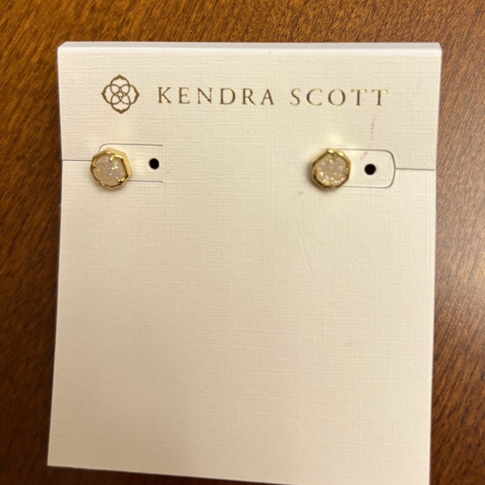 Kendra Scott Nola Gold Stud Earrings in Iridescent Drusy